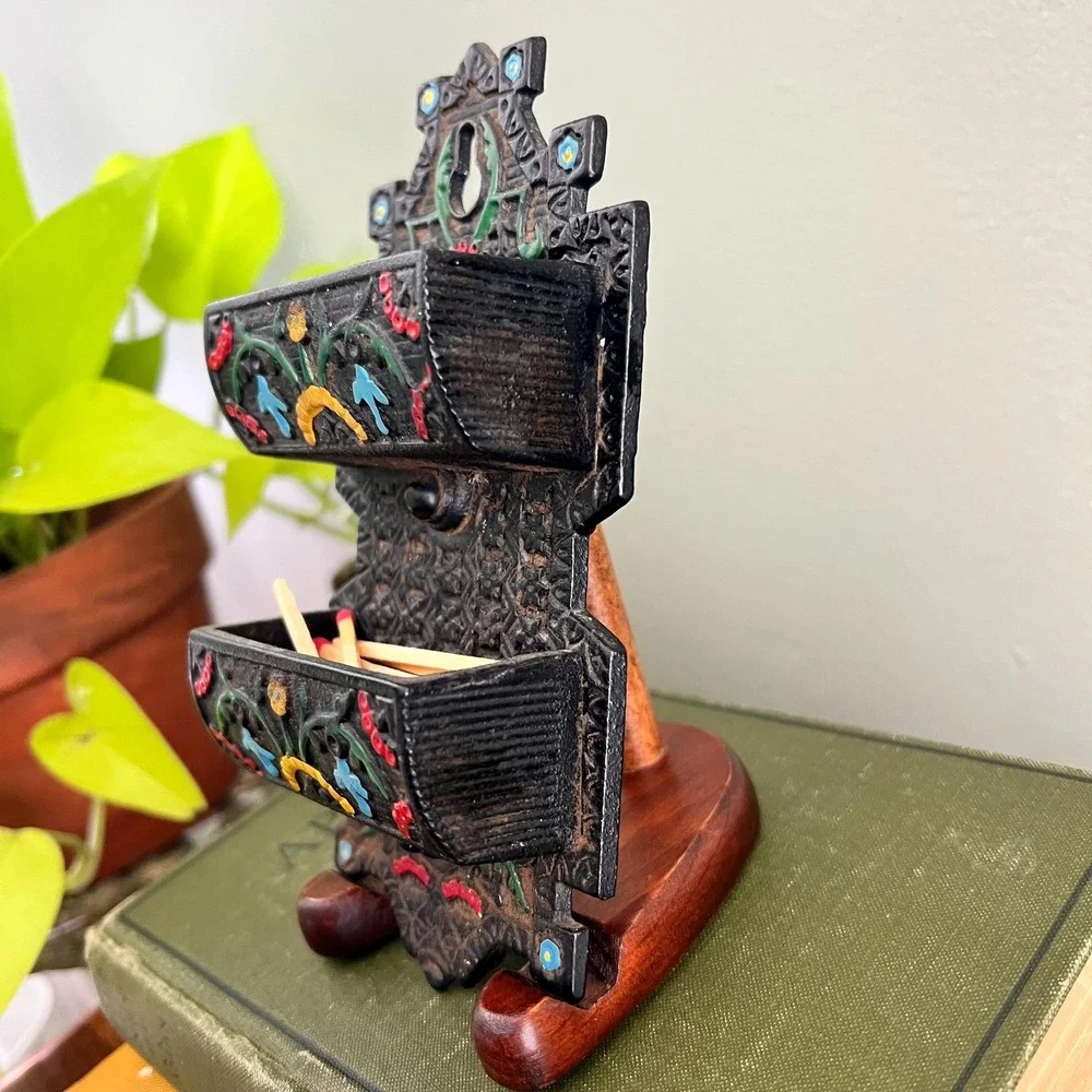 Vntg Dalecraft Cast Iron Match Holder  Dutch Folk Art Wall Match Safe Primitive